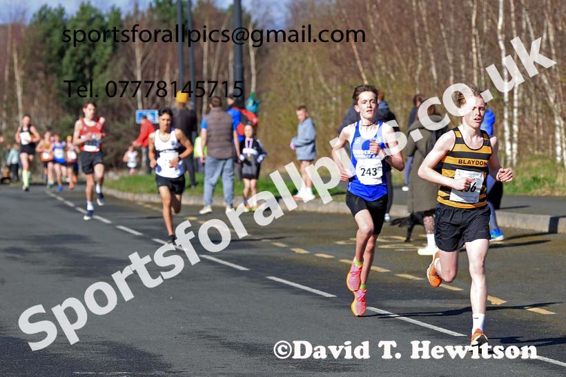 Boys and Girls Under-15s 2024 Elswick Harriers Good Friday Relays, Newburn, Newcastle Upon Tyne  Photo: David T. Hewitson/Sports for All Pics